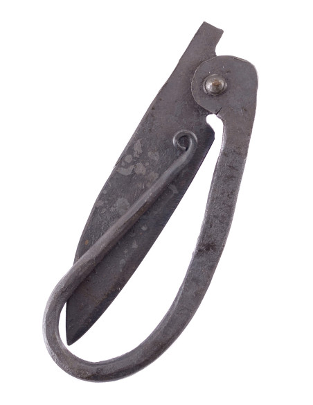 Middelalderhåndsmedet jernkniv, med...
