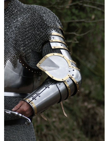 Par leddelte middelalderlige metalarme