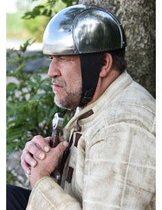 Eenvoudige functionele middeleeuwse helm met kinriem, 2 mm. 2