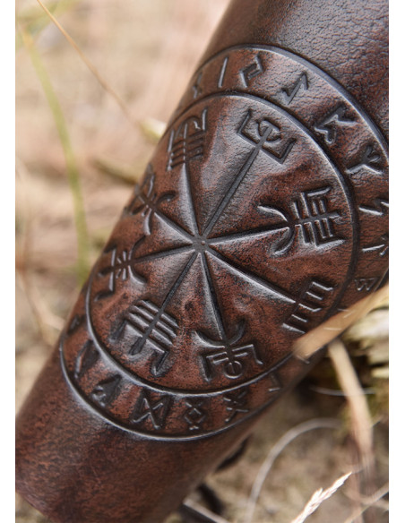 Brazalete de piel con grabado Vegvísir