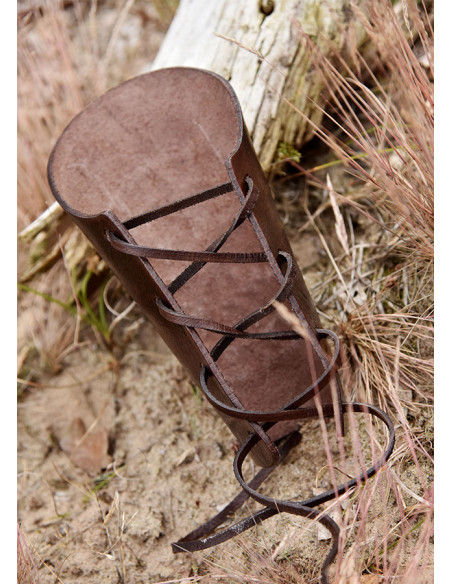 Leren armband met Vegvísir gravure