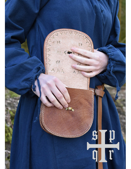 Bolso vikingo de cuero modelo Tarsoly