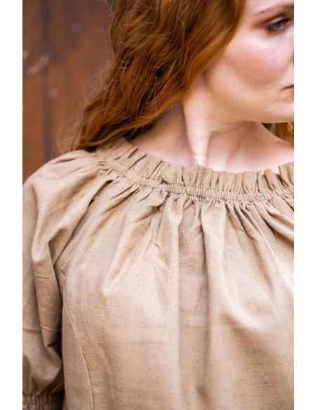 Klassische mittelalterliche Bluse...