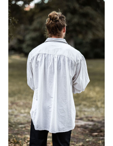 Camisa pirata cuello alto modelo James, color blanco
