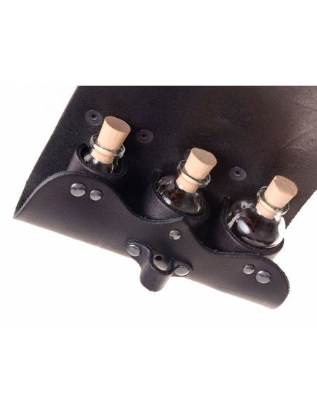 Leren tasje met 3 drankjes met...