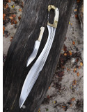Falcata, Kopis con cuchillo, mango cabeza caballo, s. IV-III a.C.