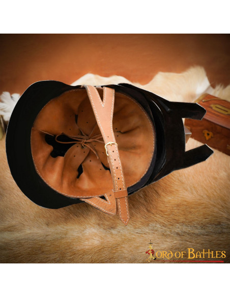 Historischer Helm des heftigen...