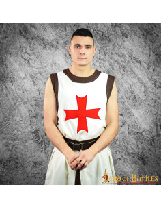 Tabardo caballero templario blanco con cruz roja 2