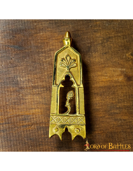 Cierre de cinturón medieval latonado