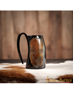Jarra de cerveza vikinga con calavera (600 ml.) 2