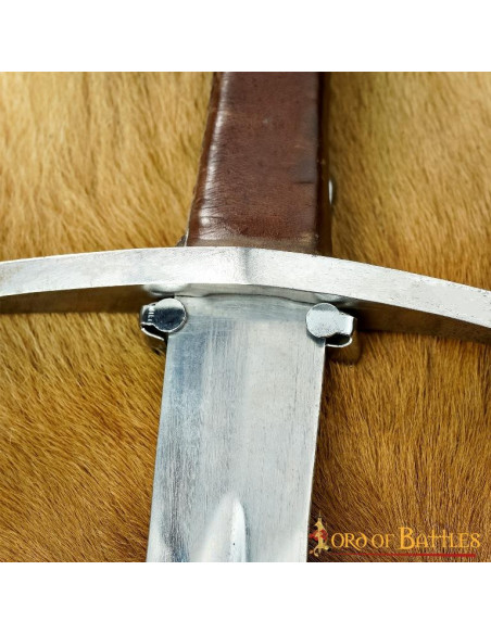 Soporte de acero para colgar espada...