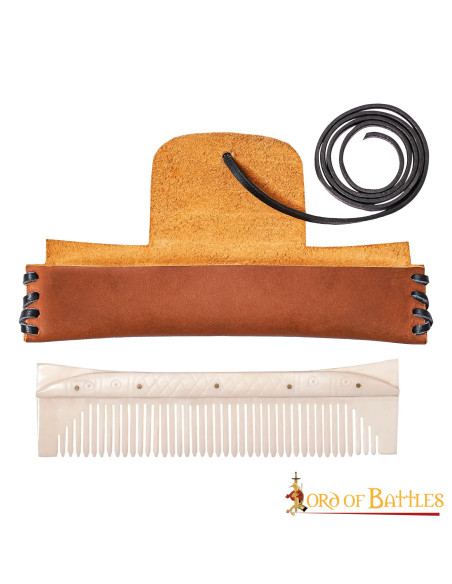 Peine medieval en hueso con funda...