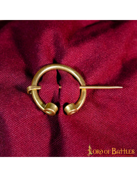 Middeleeuwse koperen fibula