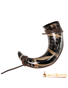 Trinkhorn mit Lederband 2