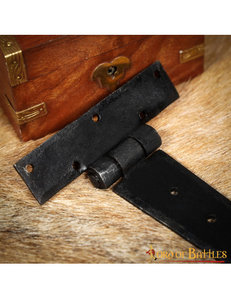 Bisagra de puerta medieval forjada en...