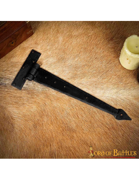 Bisagra de puerta medieval forjada en...