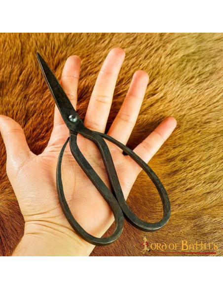 Antike handgeschmiedete Schere aus Eisen