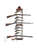 Display mit 12 Pistolen zum Aufhängen an der Wand