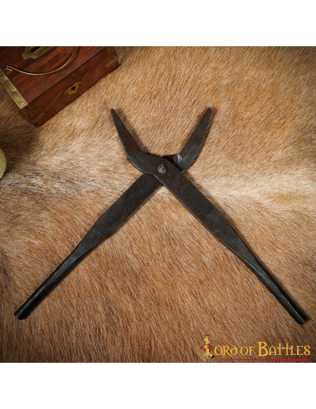 Mittelalterliche Schmiedeeisenzange Mittelalterliche Schmiedeeisenzange