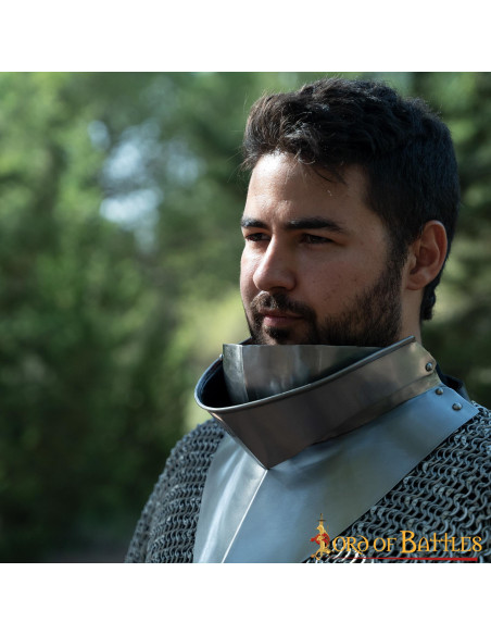 Gorjal medieval con babera, siglo XV