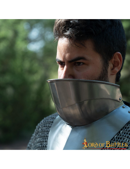 Gorjal medieval con babera, siglo XV