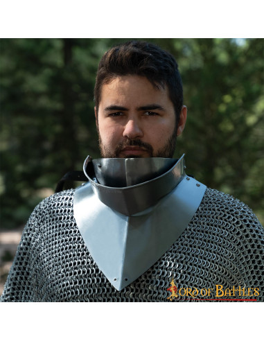 Gorjal medieval con babera, siglo XV