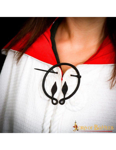 Middelalderkappebroche med...