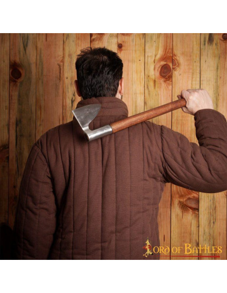 Krigsøkse XIV århundrede med stålhoved