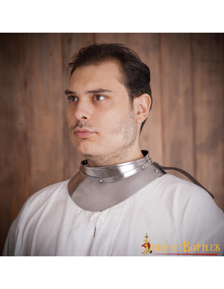 Kleine middeleeuwse riddergorget,...