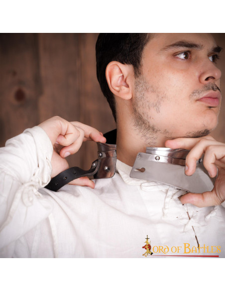 Kleine middeleeuwse riddergorget,...