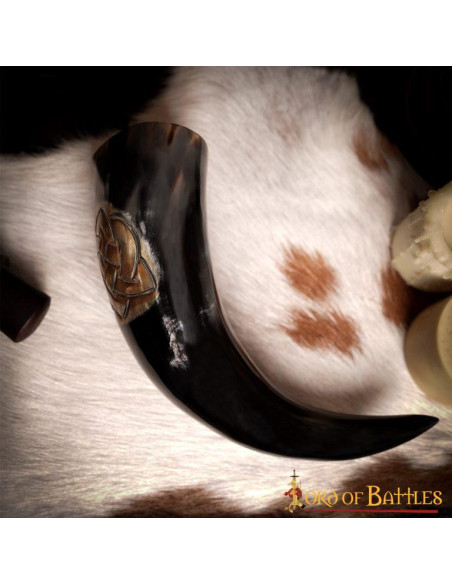 Drikkehorn med indgraverede keltiske...