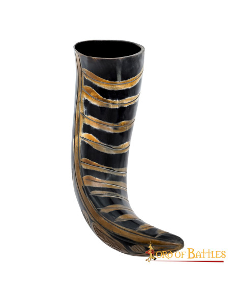 Vikingehorn med indgraverede designs...