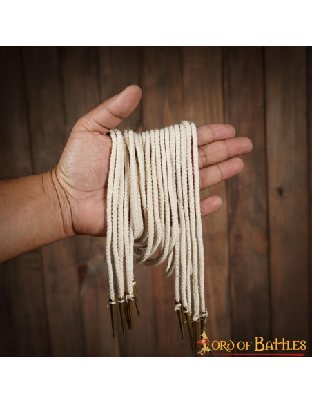 Sæt med 5 cremefarvede aiglets med snore