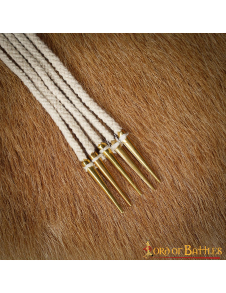 Juego 5 aiglets color crema con cordeles