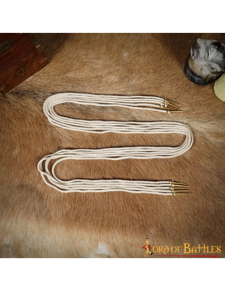 Juego 5 aiglets color crema con cordeles