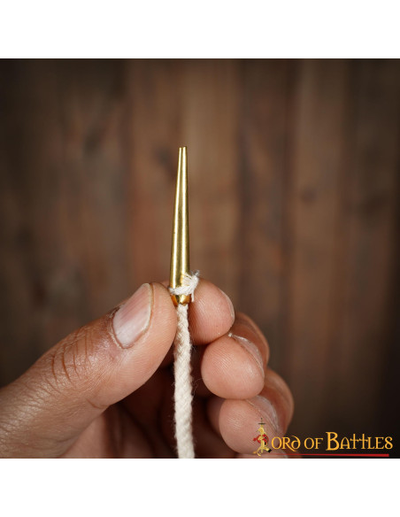 Sæt med 5 cremefarvede aiglets med snore