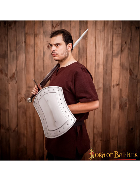 Broquel medieval rectangular en acero... Broquel medieval rectangular en acero...