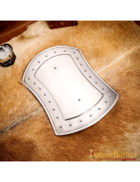 Broquel medieval rectangular en acero... Broquel medieval rectangular en acero...