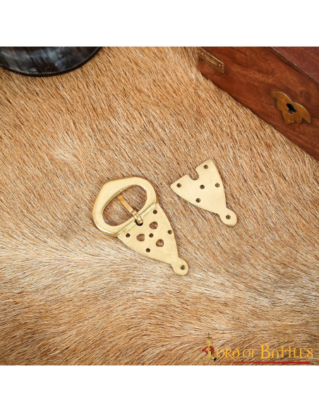 Wikinger-Gürtelschnalle (6,5 x 3,7 cm). Wikinger-Gürtelschnalle (6,5 x 3,7 cm).