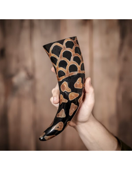 Cuerno vikingo para beber con diseño...