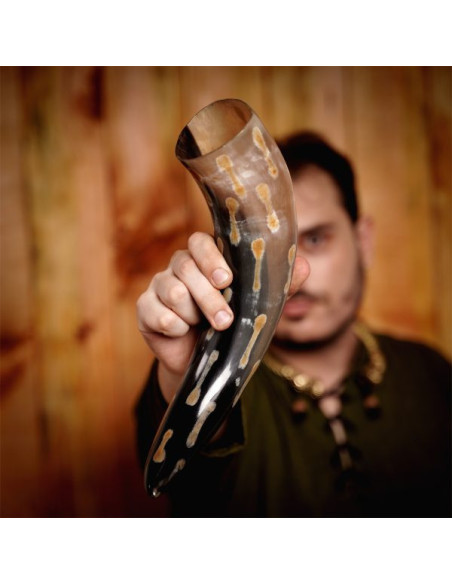 Ochsenhorn mit verkohlten Flecken,...