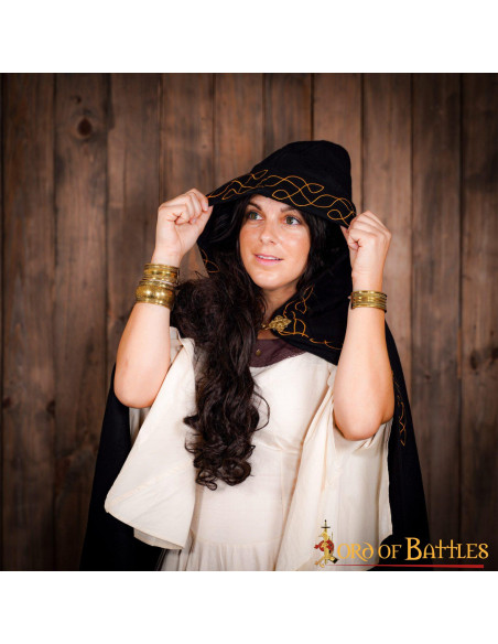 Elver uldkappe med hætte og messinglås