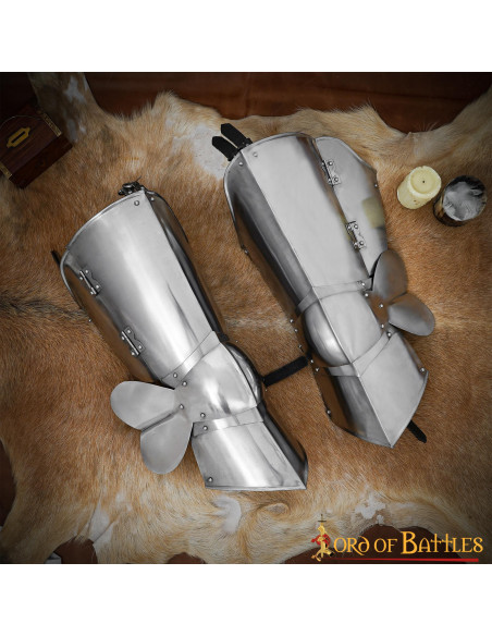 Klassische mittelalterliche Beinrüstung