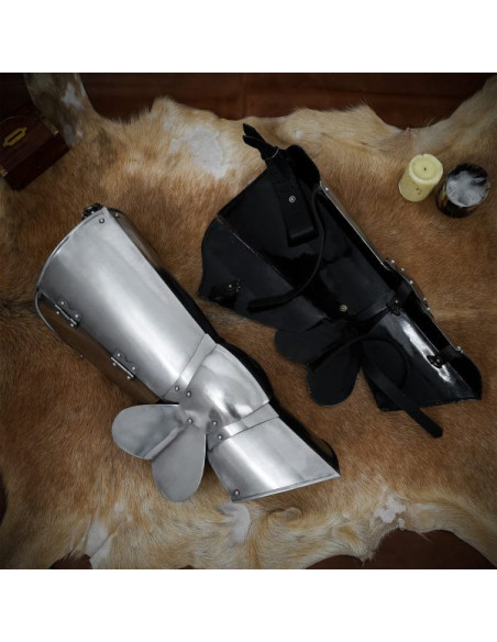 Klassiek middeleeuws pantser voor benen