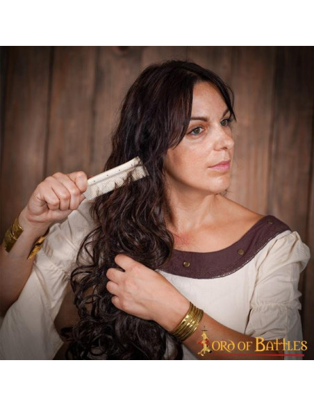 Peine medieval hecho de hueso auténtico