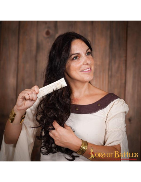 Peine medieval hecho de hueso auténtico