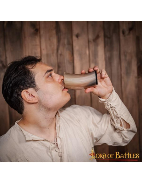 Taza vikinga en cuerno de buey para...