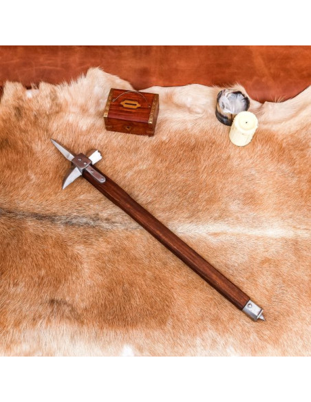 Historische oorlogshamer uit de 15e eeuw