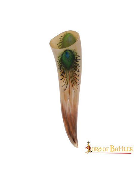 Trinkhorn mit kunstvollen Designs