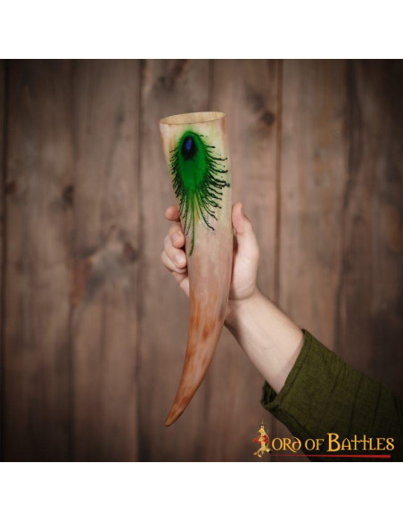 Drinkhoorn met sierlijke ontwerpen